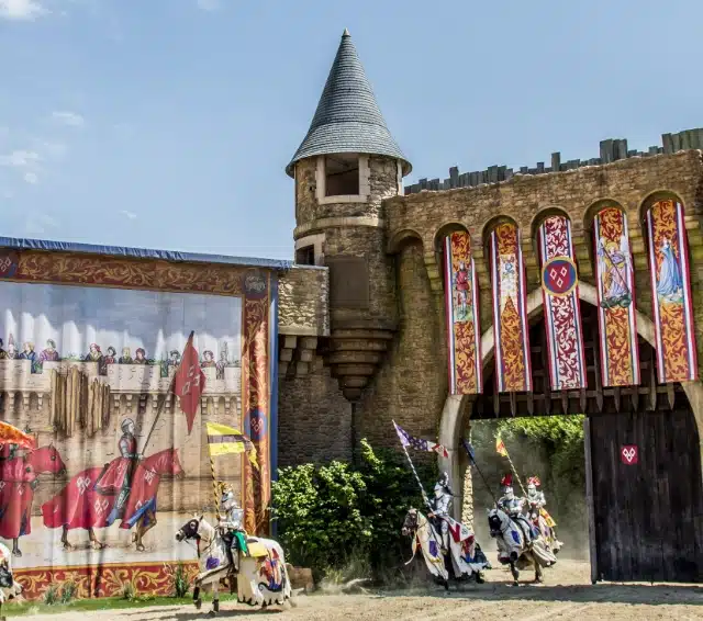 Découvrez le Puy du Fou depuis notre hôtel idéalement situé à Pouzauges