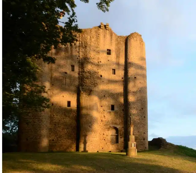 Nichée sur les hauteurs de Pouzauges, La Bruyère, hotel près du Puy du Fou